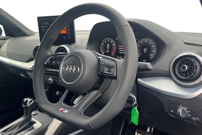 AUDI Q2 Photo 6