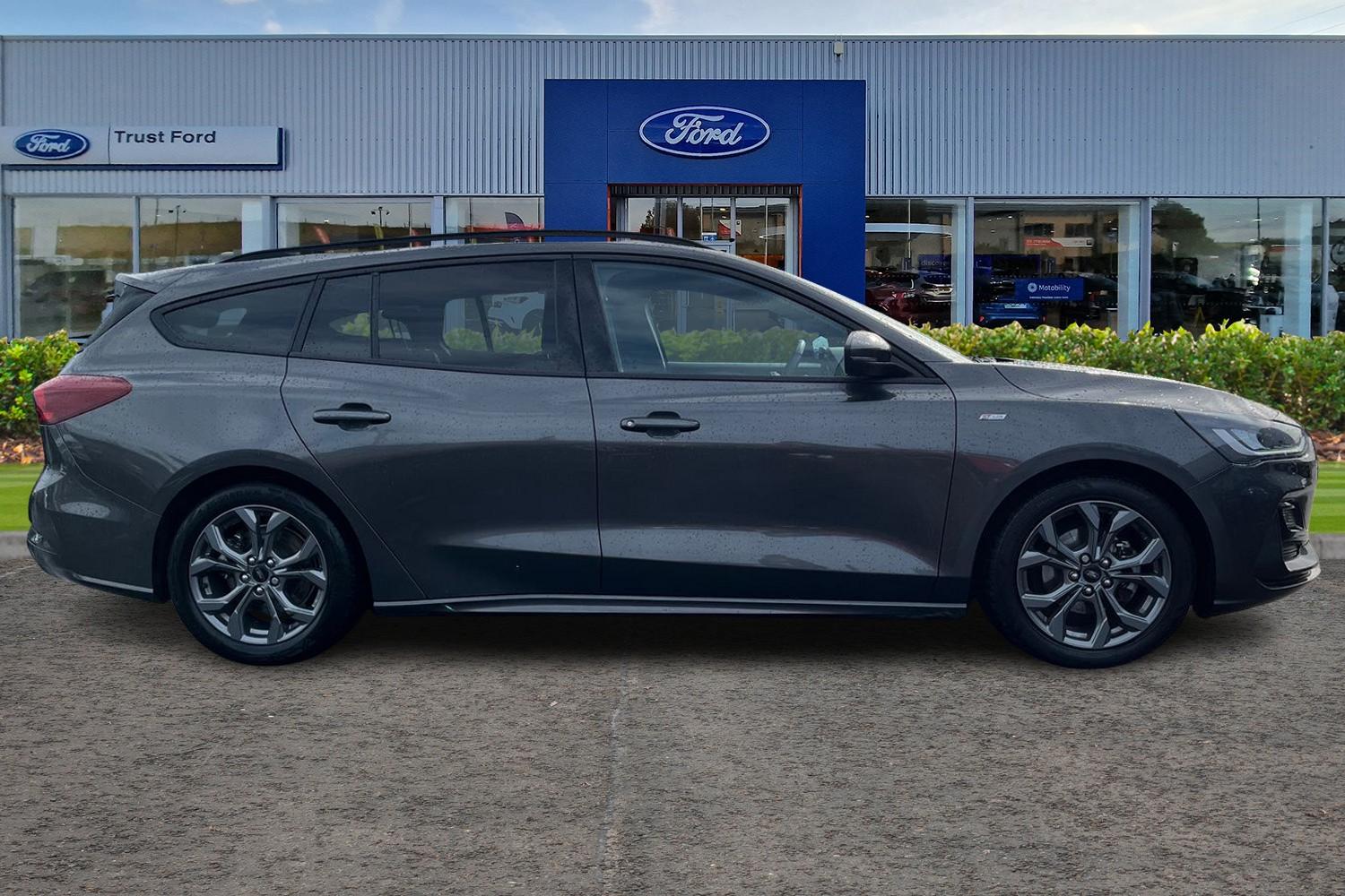 Ford FOCUS Photo 2