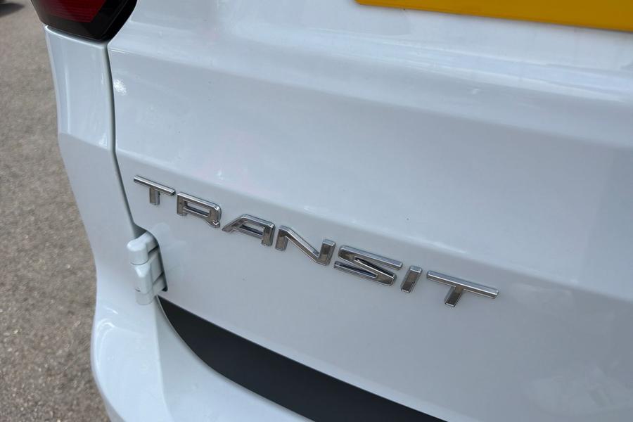 Ford Transit Connect Photo autoimg-14dae898e5bb5946883a60b1afebfa96cfc3b60a.jpg