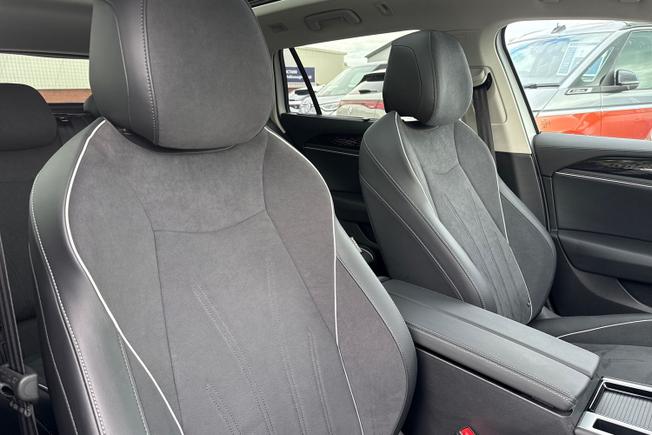 VOLKSWAGEN Passat Photo 27