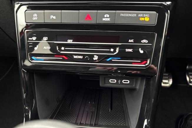 VOLKSWAGEN T-Cross Photo 30