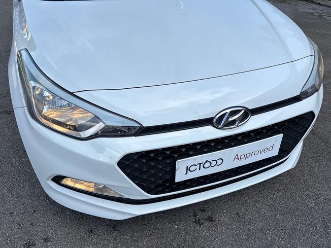 HYUNDAI i20 Photo 29
