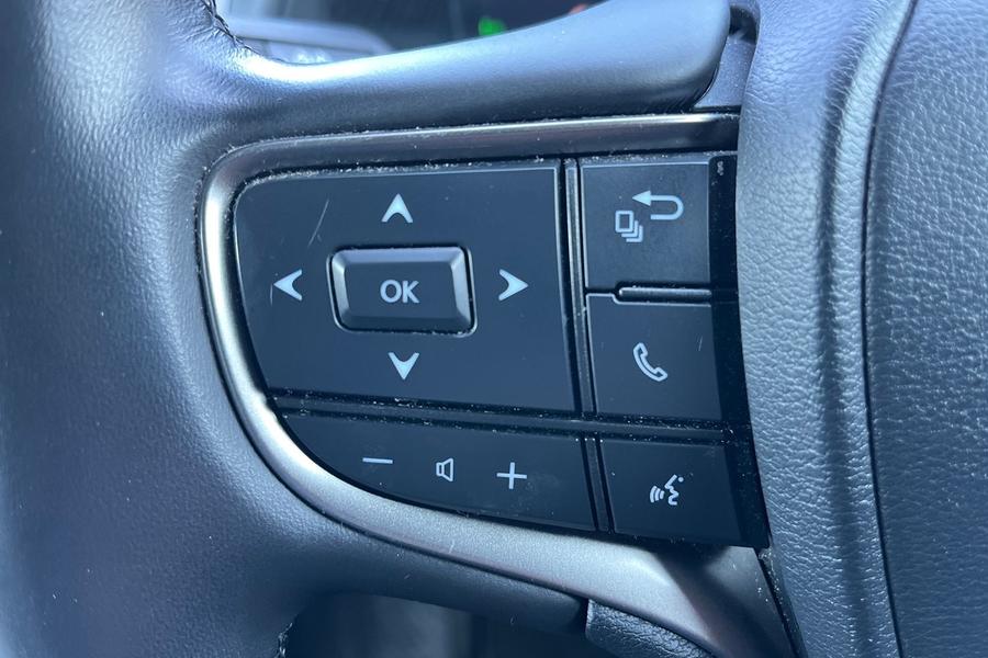 Lexus UX Photo autoimg-14ee4f109090c1155909b9487c5a7777290b3ee2.jpg