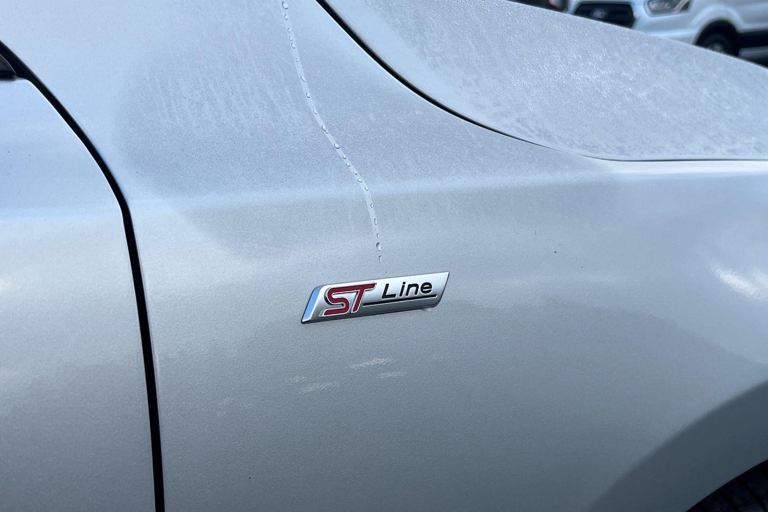 Ford Focus Photo 24