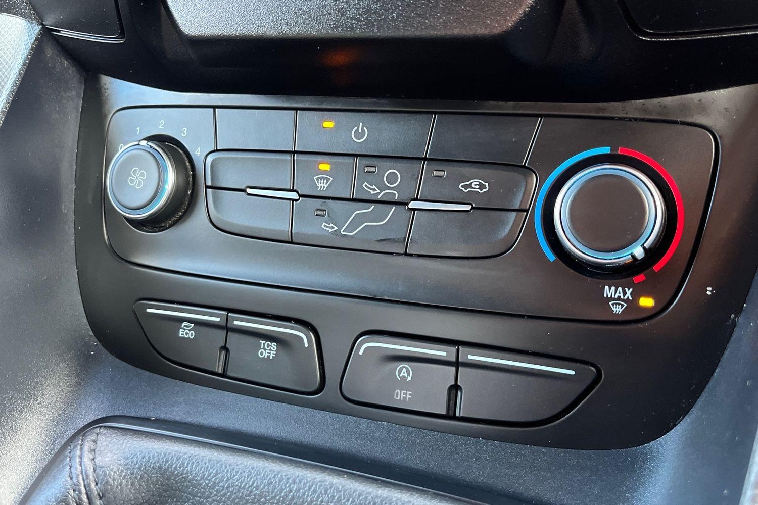 Ford TRANSIT CONNECT Photo 22
