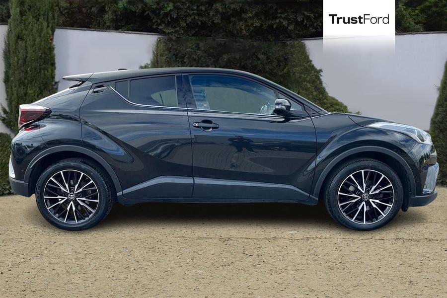 Toyota C-HR Photo autoimg-14f8eec9b0130b4ed4b8c1f294d39b6d4e4b8d51.jpg
