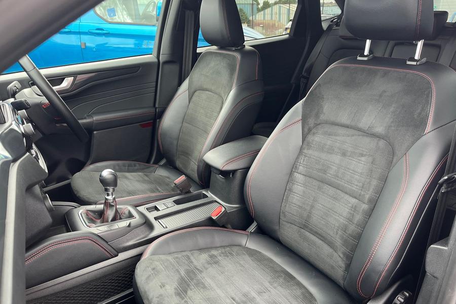 Ford KUGA Photo autoimg-1502079243836fe43bafeac31131c4c922d6fb40.jpg