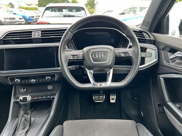 Audi Q3 Photo autoimg-15030e1860944c4138ba3bd2ba7b4d096f800532.jpg