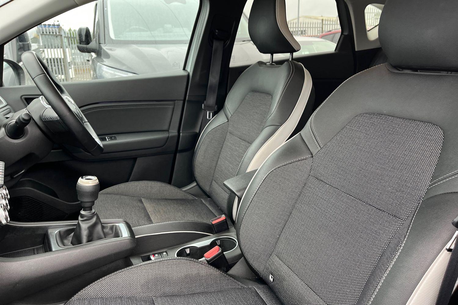 Renault CAPTUR Photo 18