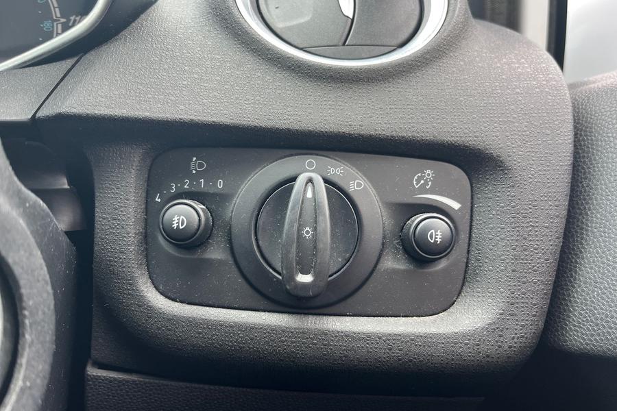 Ford FIESTA Photo autoimg-1510d1a5db9087068a626546fe7da88e4b10457e.jpg
