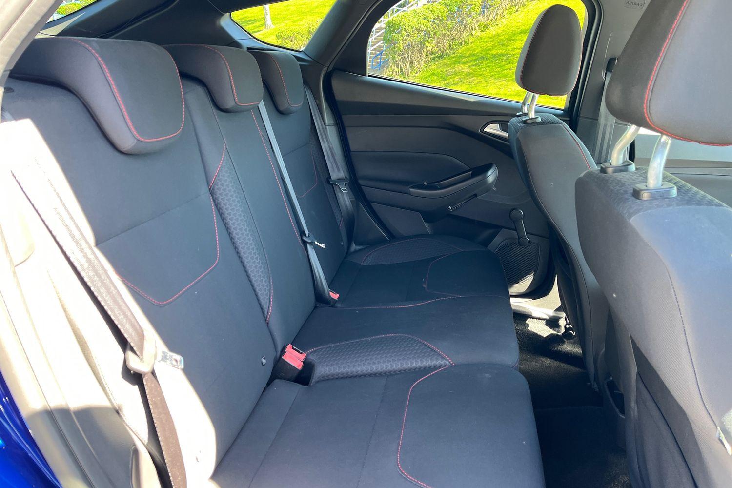 Ford FOCUS Photo 36