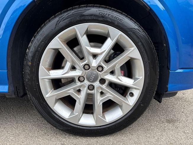 AUDI Sq2 Photo 5
