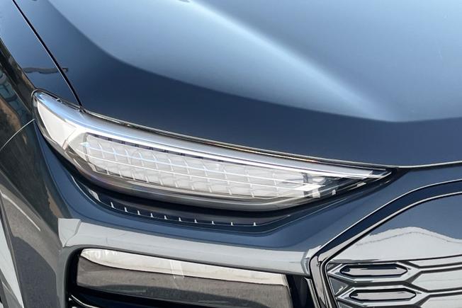 AUDI Q6 e-tron Photo 19