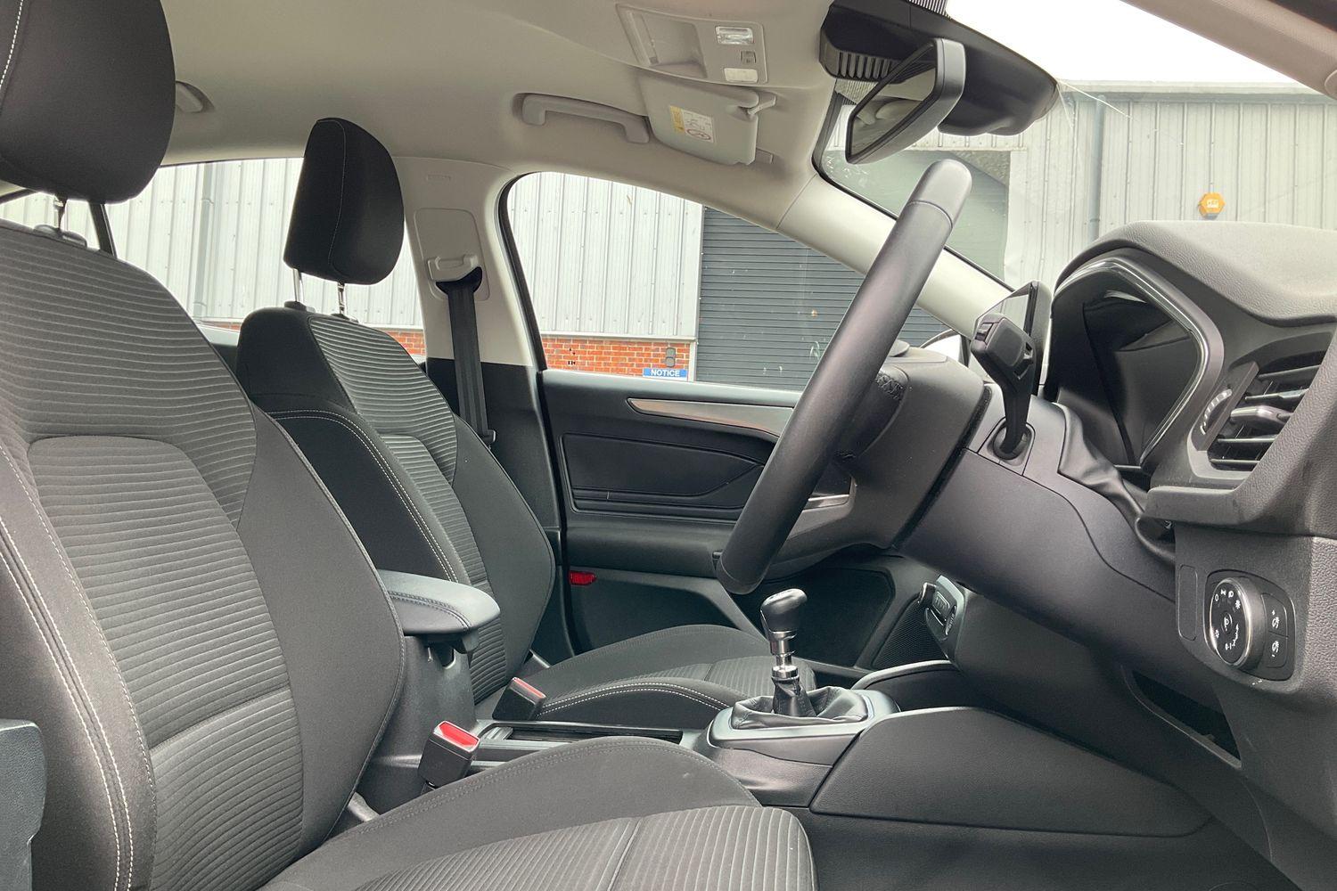 Ford Focus Photo 16