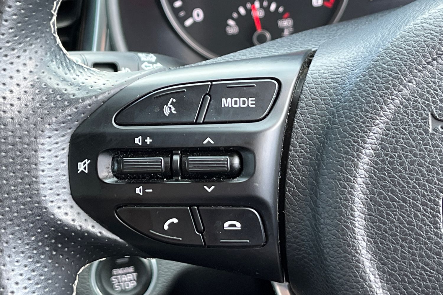 Kia STONIC Photo 37