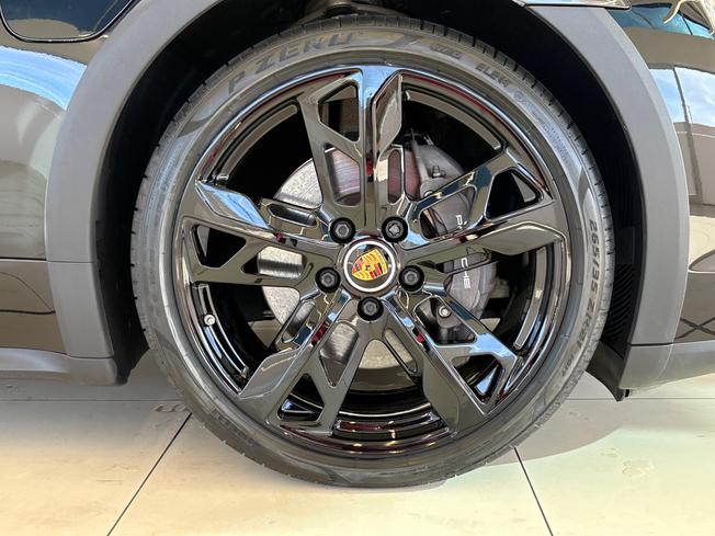 PORSCHE Taycan Photo 24