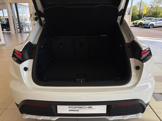 PORSCHE Macan Photo 19