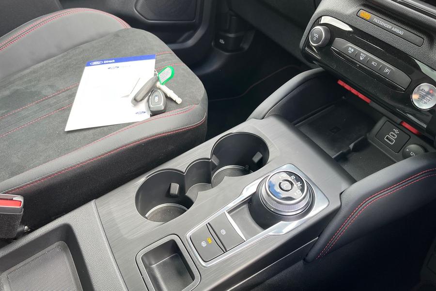 Ford KUGA Photo autoimg-151debd63956478b79ef9b5d7d9b57afb05b9231.jpg