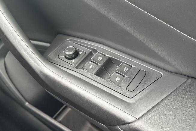VOLKSWAGEN T-Roc Photo 40