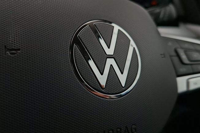 VOLKSWAGEN Golf Photo 29