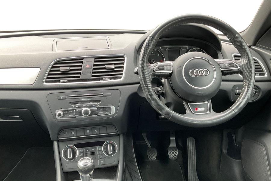 Audi Q3 Photo autoimg-152b0520ee5c6cceca124a9ed811ae9c5d6ca9d6.jpg