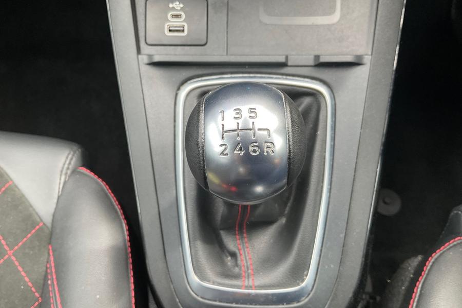 Ford Puma Photo autoimg-152db01bb6b824bcb0bb73fae8dd2e7bf3be67c6.jpg