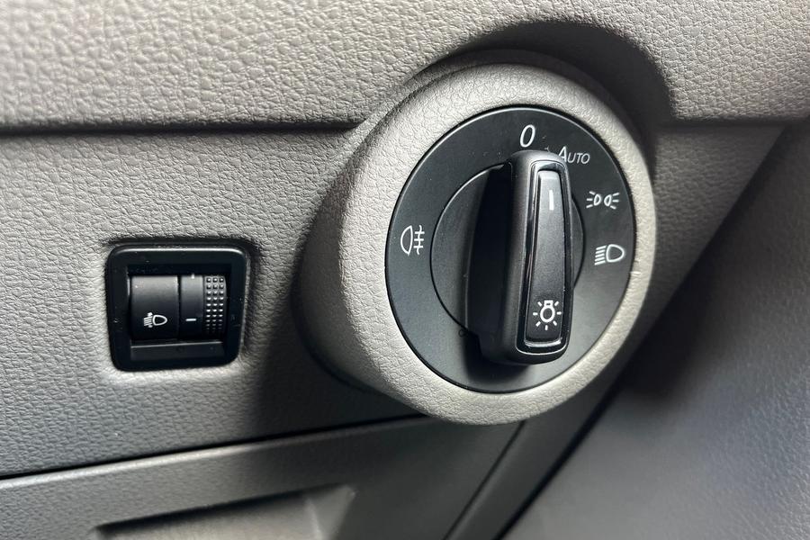 Volkswagen Transporter Shuttle Photo autoimg-152ec42390467999616c7533a70f562d8675bc9e.jpg