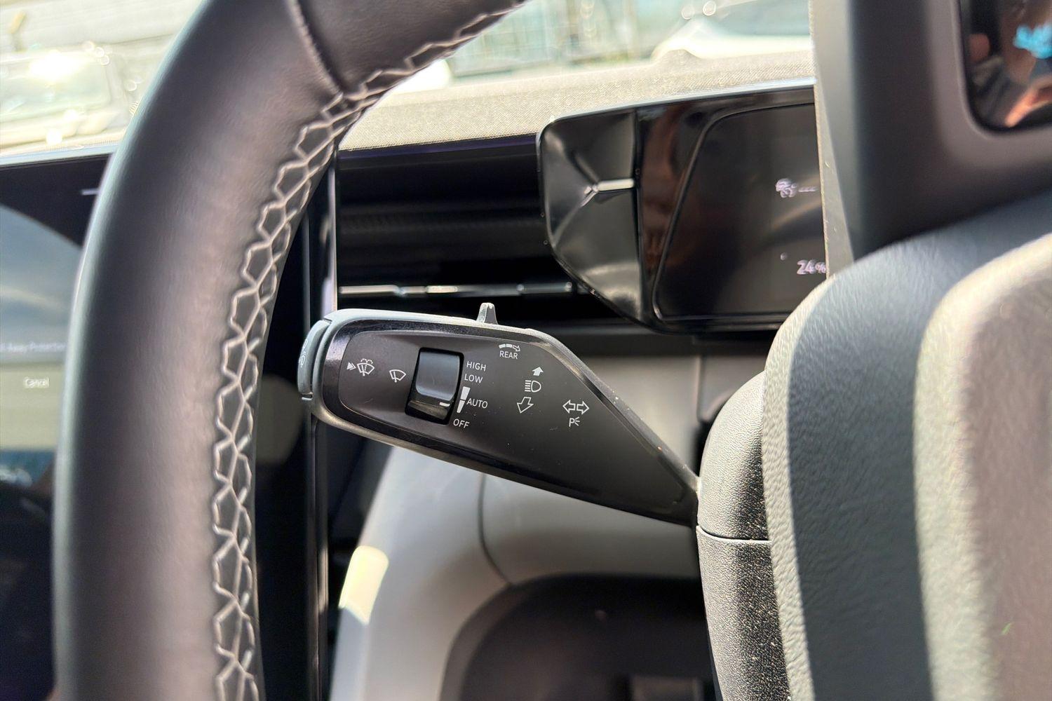 Ford EXPLORER Photo 13
