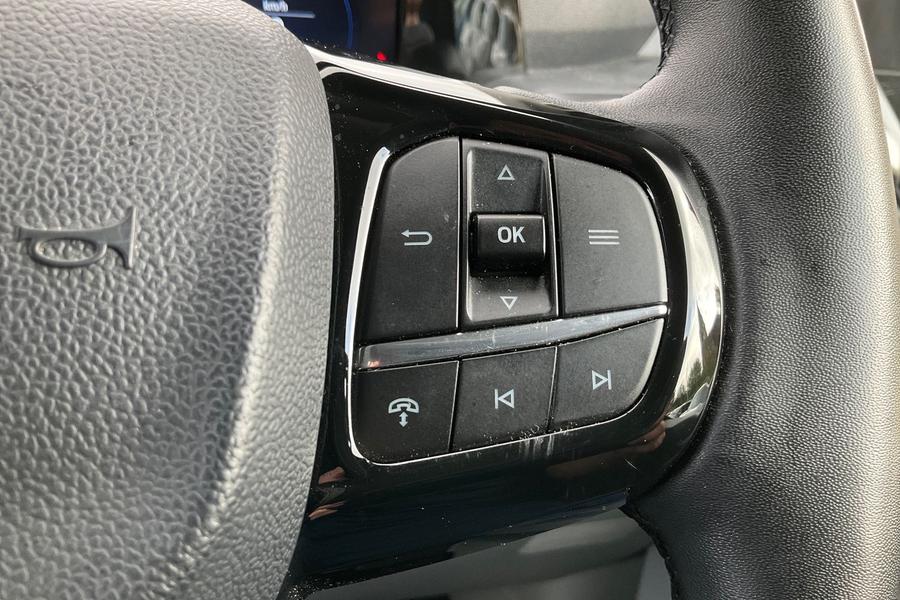 Ford TOURNEO CUSTOM Photo autoimg-153c79688680bd118017fc6a0e8496b98e289d4d.jpg