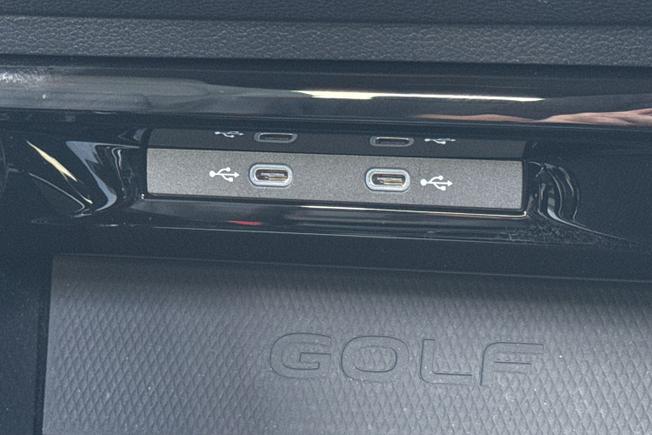 VOLKSWAGEN Golf Photo 23