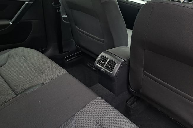 VOLKSWAGEN Golf Photo 24