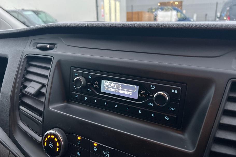 Used Ford TRANSIT CUSTOM YT19CSR 18