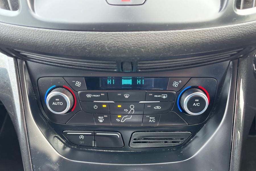 Ford KUGA Photo autoimg-1557160369485e156df0432768e168d68353a0ae.jpg