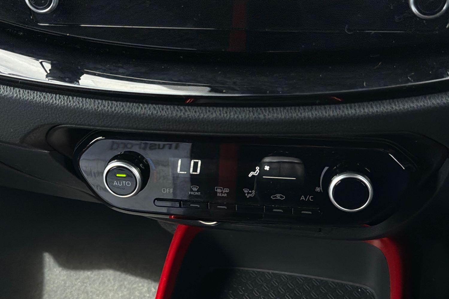 Toyota AYGO X Photo 24