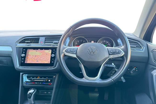 VOLKSWAGEN Tiguan Photo 11