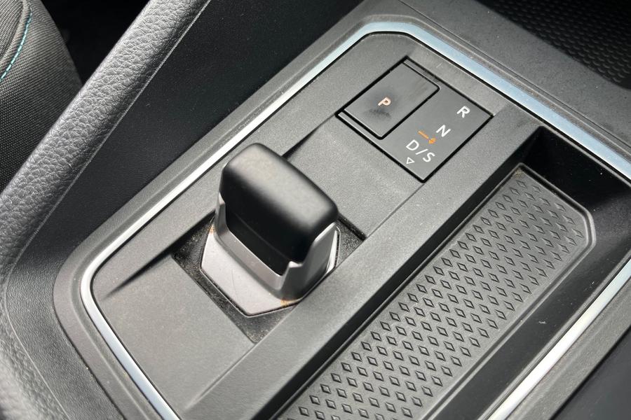 Ford TOURNEO CONNECT Photo autoimg-155a3d6f024a38ac1286eba96075fd3a9a7dba64.jpg
