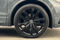 VOLKSWAGEN Tiguan Photo 5
