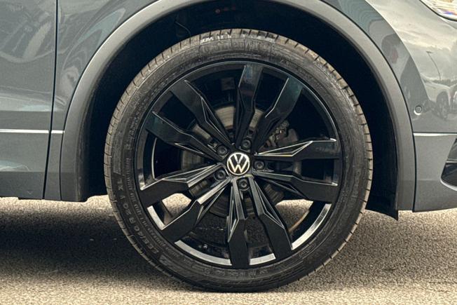 VOLKSWAGEN Tiguan Photo 5