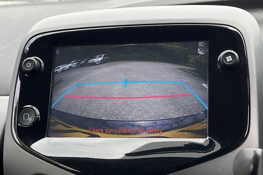 Toyota Aygo Photo autoimg-155fe68de77025db3809d5f7ddff2adcdff6e8bc.jpg