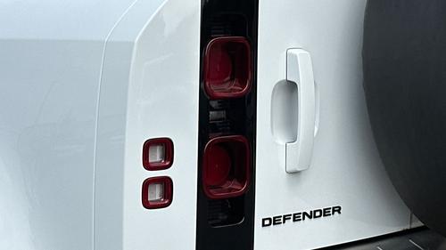 Land Rover Defender Photo autoimg-15619c43f8594a08583037d26c0feda620db66f5.jpg