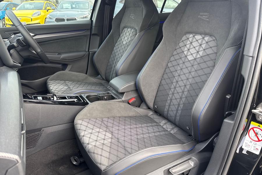 Volkswagen GOLF Photo autoimg-1561cec30f106333ead6c4d8a55fc18711201e8e.jpg