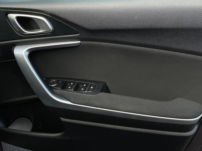 KIA Ceed Photo 29