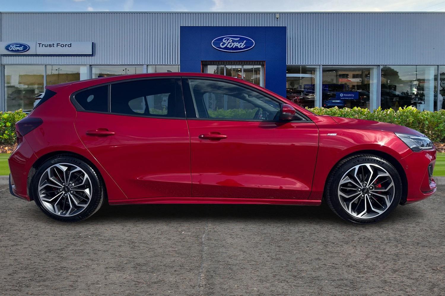 FORD FOCUS Photo 2