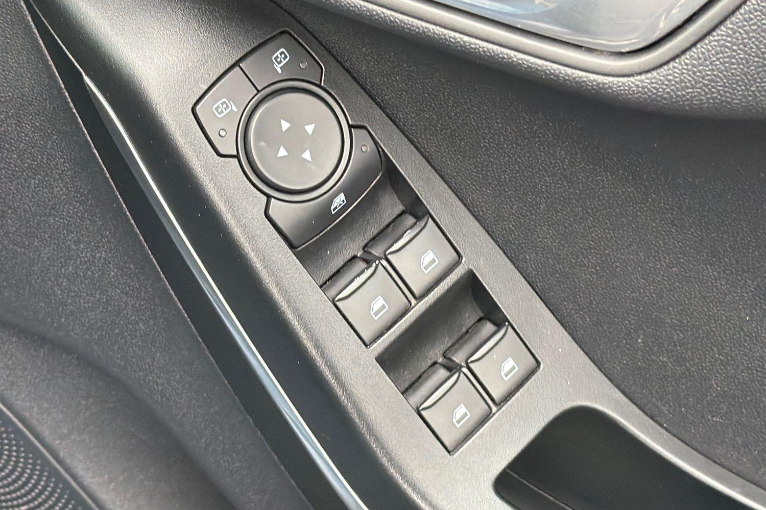 Ford Fiesta Photo 15