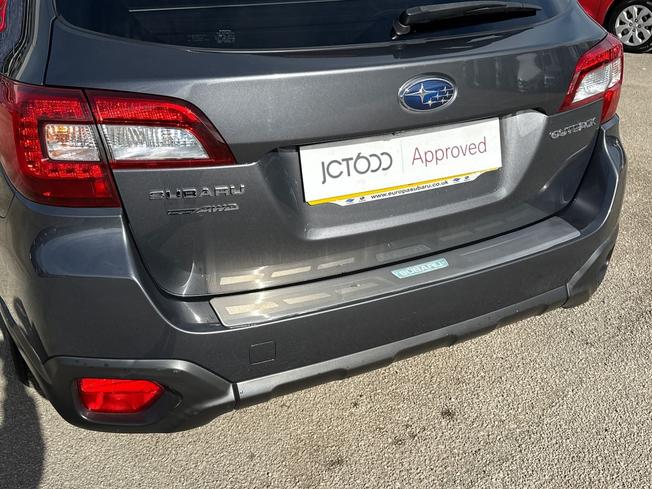 SUBARU Outback Photo 24