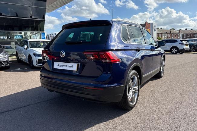 VOLKSWAGEN Tiguan Photo 24