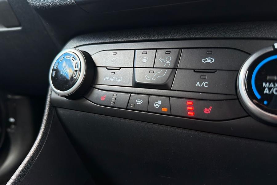 Ford FIESTA Photo autoimg-157271f93c2e5da00c93ecfade8d227fef32f4fe.jpg