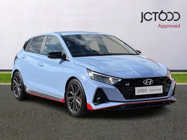 HYUNDAI i20 Photo 1