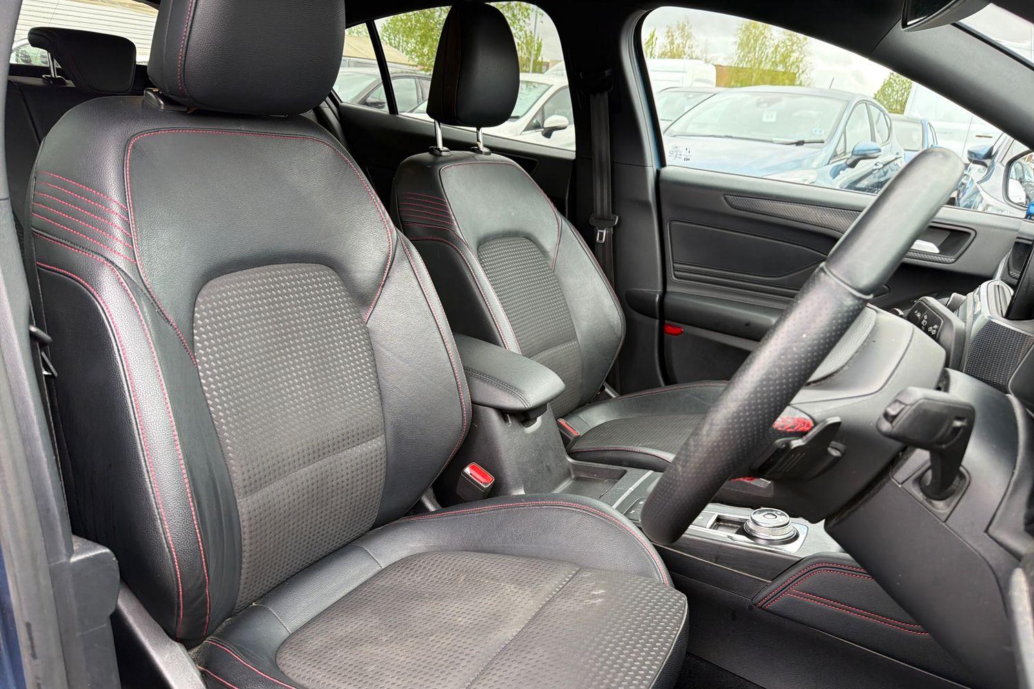Ford FOCUS Photo 16