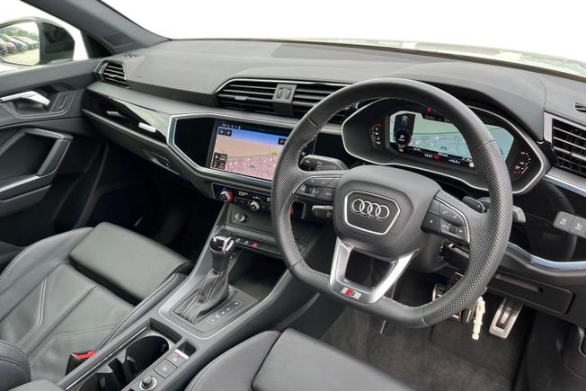 AUDI Q3 Photo 6